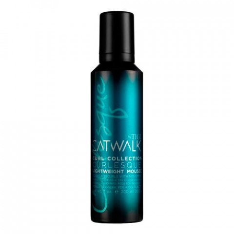Легкий мусс для придания формы вьющимся волосам